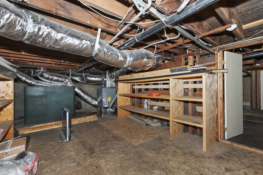 More Photos Of 40728 Village Dr, Big Bear Lake Storefront For Sale