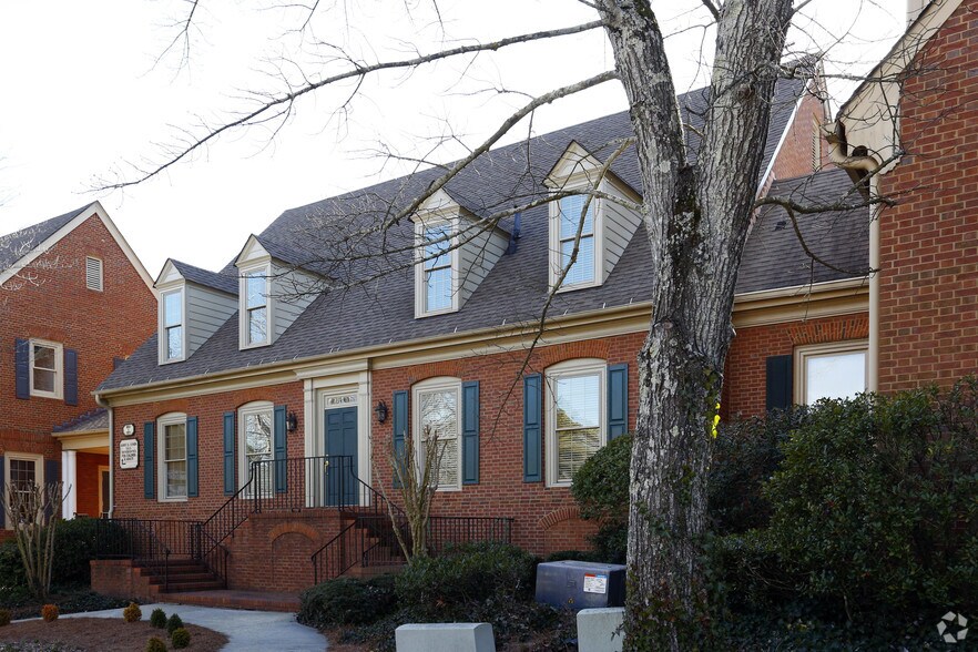 Primary Photo Of 4721 Chamblee Dunwoody Rd, Atlanta Medical For Sale