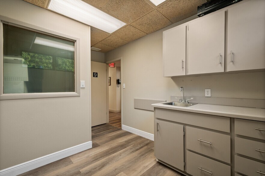 More Photos Of 3027 Aloma Ave, Winter Park Medical For Lease