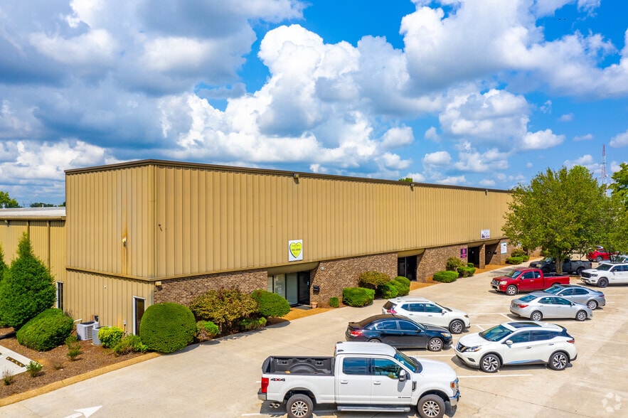 More Photos Of 1154-1188 Park Ave, Murfreesboro Showroom For Lease