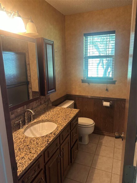 More Photos Of 12869 FM 1385, Pilot Point Flex For Lease