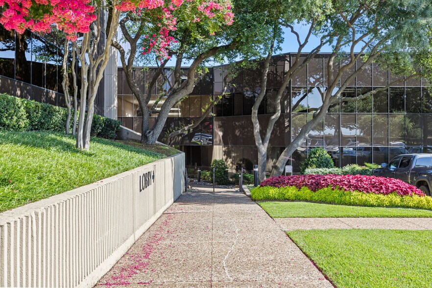 More Photos Of 4545 Fuller Dr, Irving Office Residential For Lease