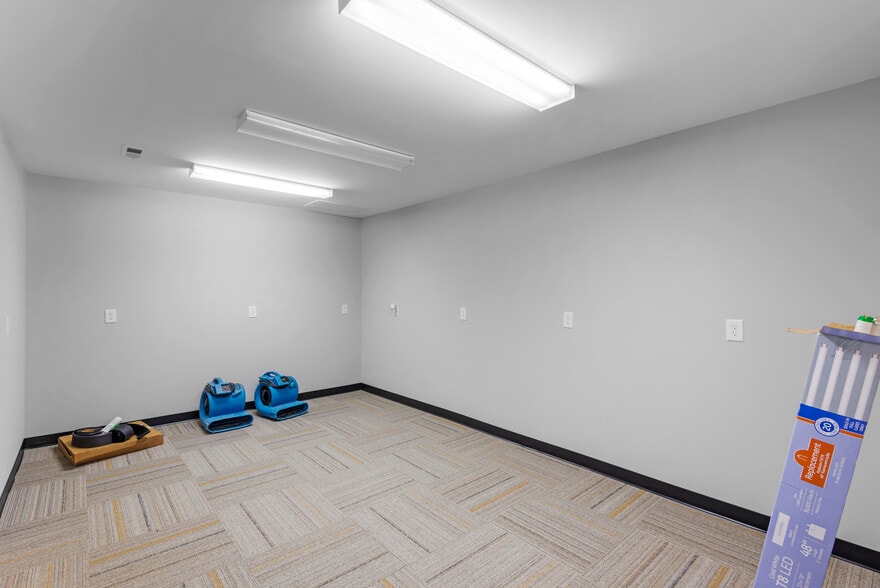 More Photos Of 3484-3490 Cameron Dr, Sanford Unknown For Lease