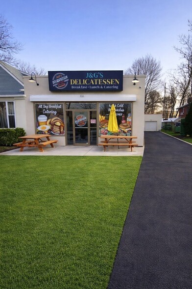 Primary Photo Of 3580 Park Ave, Wantagh Storefront Retail Residential For Lease