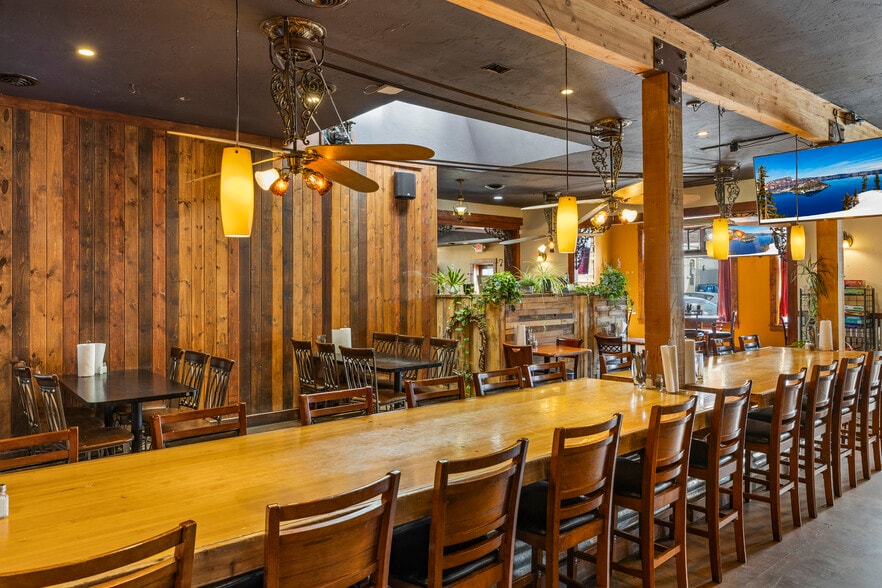 More Photos Of 234 SW 5th St, Grants Pass Restaurant For Sale