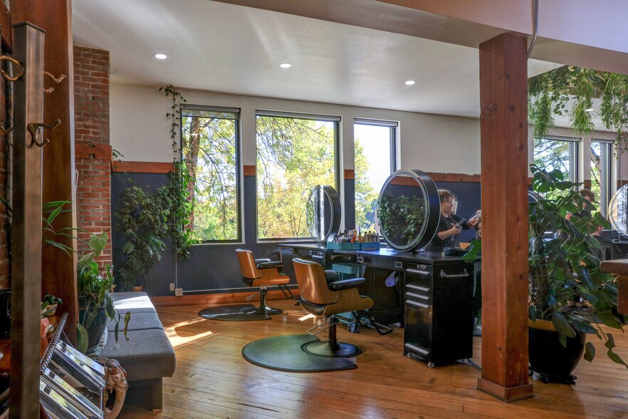More Photos Of 2629-2637 NE Martin Luther King Jr Blvd, Portland Office For Lease