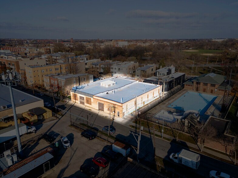 More Photos Of 3056 W Walton St, Chicago Warehouse For Lease