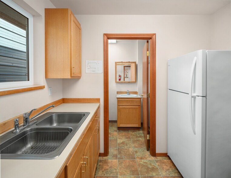 More Photos Of 424 Williams St, Mossyrock Office For Lease