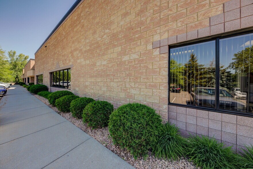 More Photos Of 7002-7018 N 6th St, Oakdale Light Manufacturing For Lease