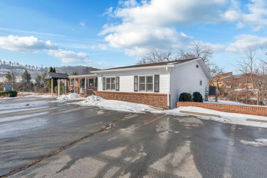 More Photos Of 232 Furman Rd, Boone Medical For Sale