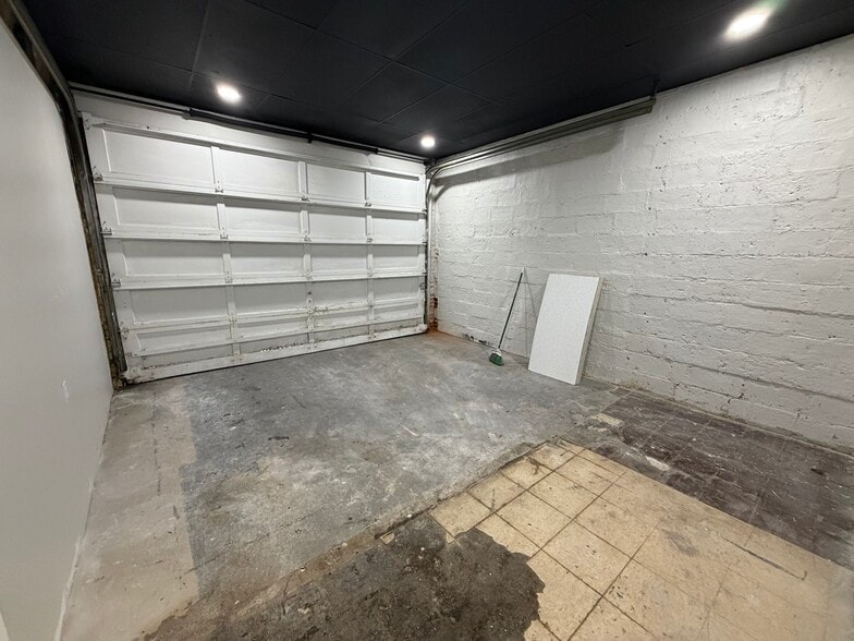 More Photos Of 29 N Elm St, Dayton Freestanding For Sale