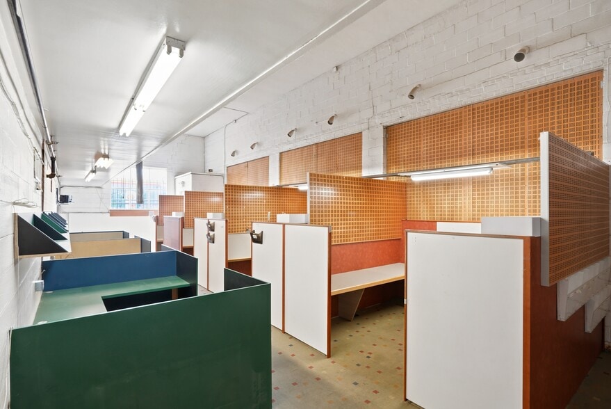More Photos Of 931 Brentwood Rd NE, Washington Warehouse For Lease