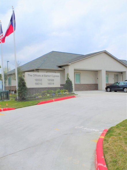 More Photos Of 18510 Green Land Way, Houston Medical For Lease