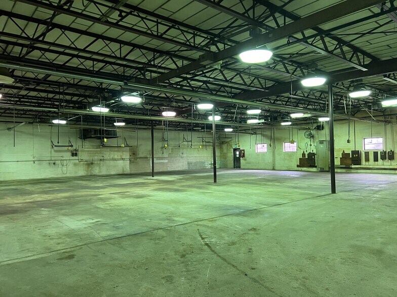 More Photos Of 1175 Bragg St, Honeoye Falls Warehouse For Lease