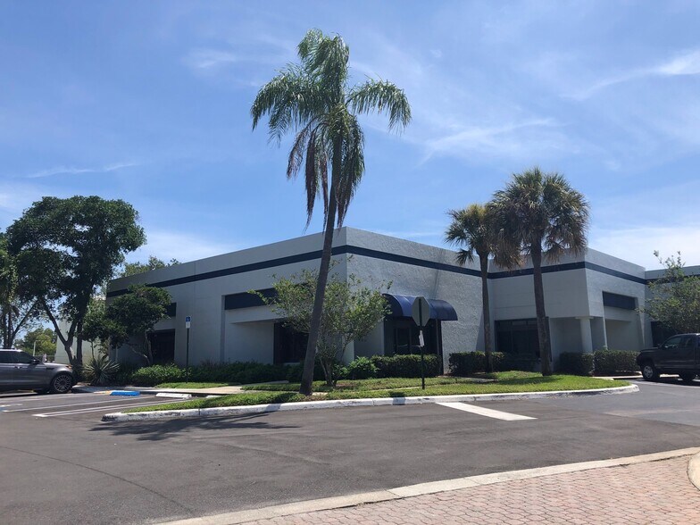 More Photos Of 1395 NW 17th Ave, Delray Beach Showroom For Lease