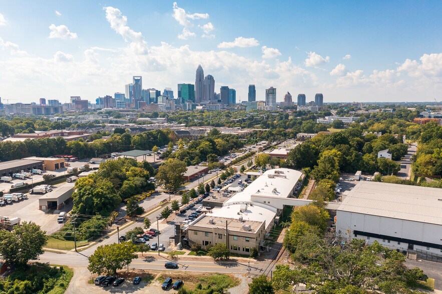 More Photos Of 933 Louise Ave, Charlotte Storefront For Lease