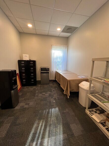 More Photos Of 185 Discovery Dr, Colmar Warehouse For Lease