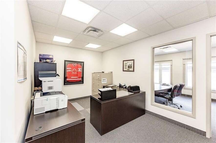 More Photos Of 2904 South Sheridan Way, Oakville Medical For Lease