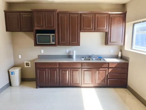 More Photos Of 1033 Jarvis Rd, Saginaw Warehouse For Lease