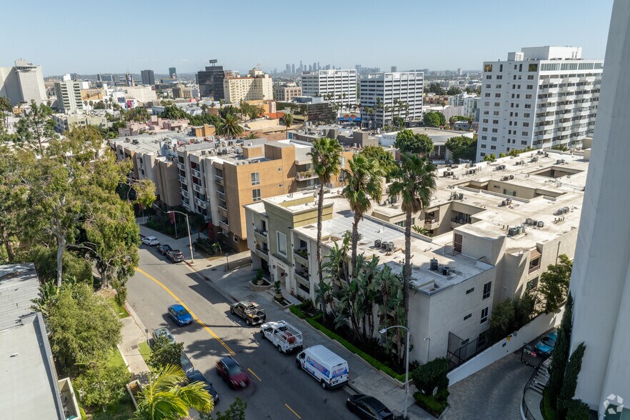 More Photos Of 7230 Franklin Ave, Los Angeles Apartments For Sale