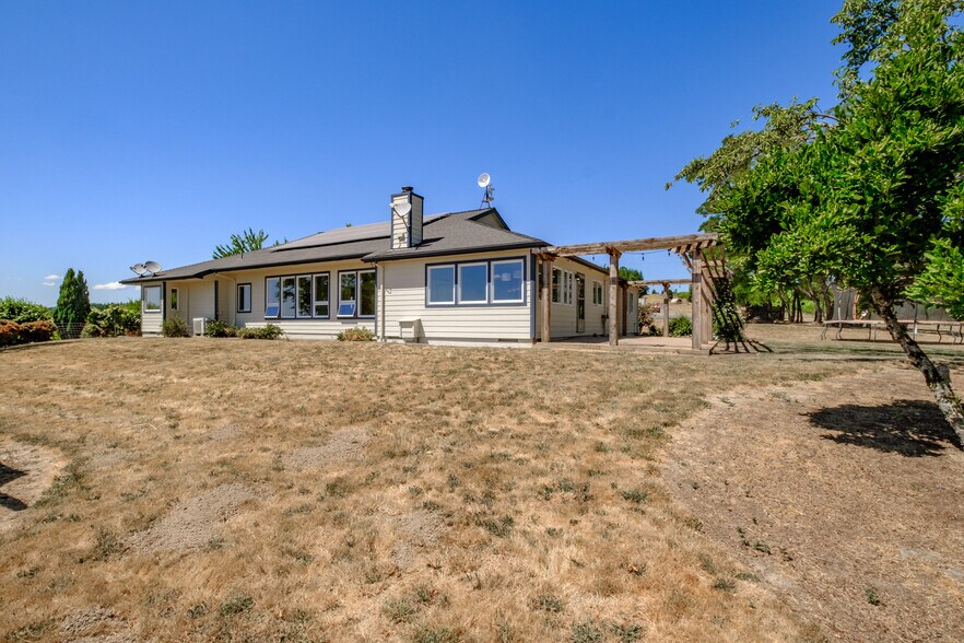 More Photos Of 10845 Brateng Rd, Monmouth Winery Vineyard For Sale
