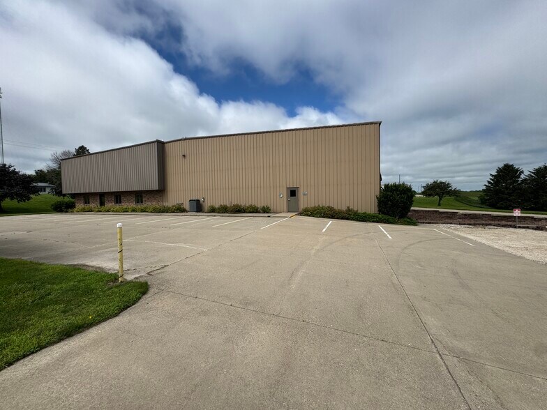 More Photos Of 525 Lawler St, Iowa Falls Manufacturing For Sale