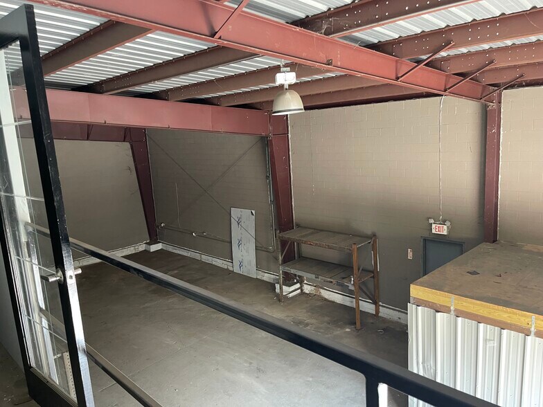 More Photos Of 7207 Navigation Blvd, Houston Flex For Sale