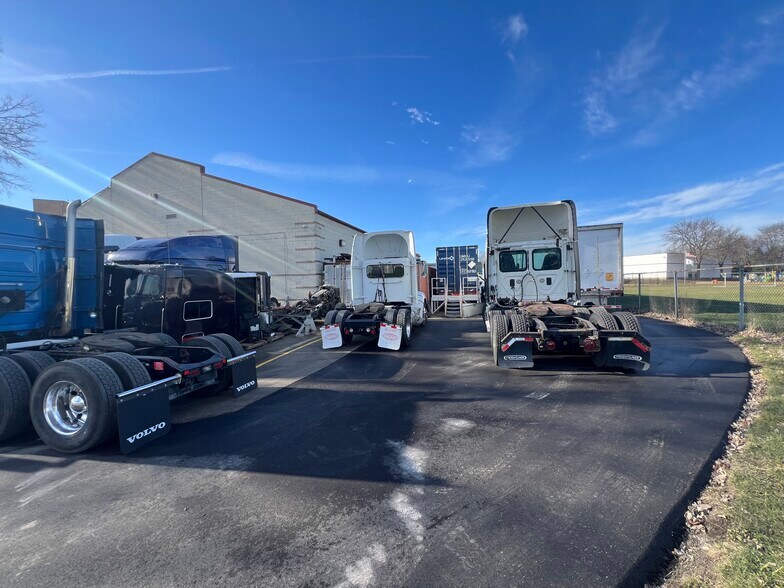 More Photos Of 2224 Northwestern Ave, Racine Warehouse For Sale