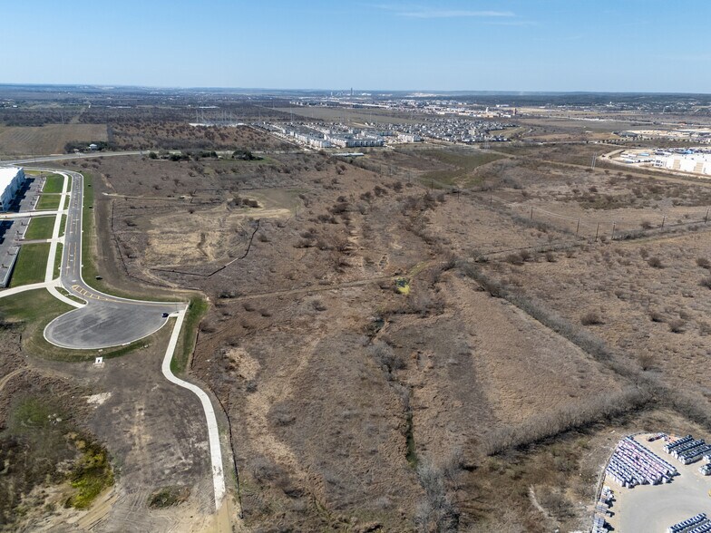 More Photos Of 1600 E Mccarty Ln, San Marcos Land For Lease