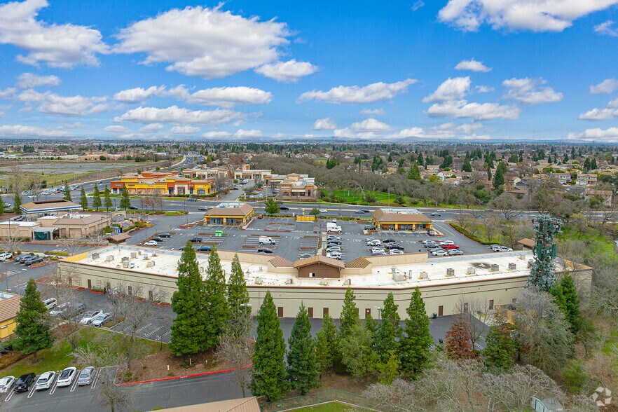 More Photos Of 7456 Foothills Blvd, Roseville General Retail For Lease