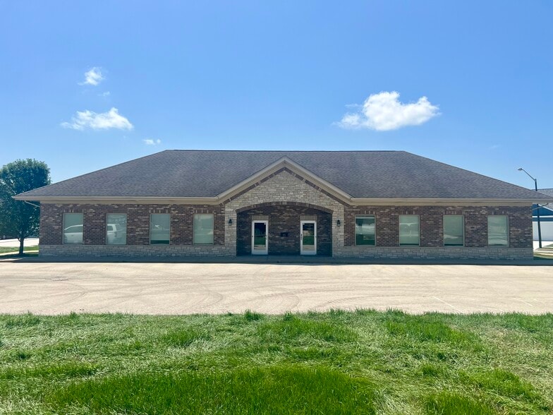 Primary Photo Of 161 Heritage Meadows Cir, Bourbonnais Office Residential For Lease