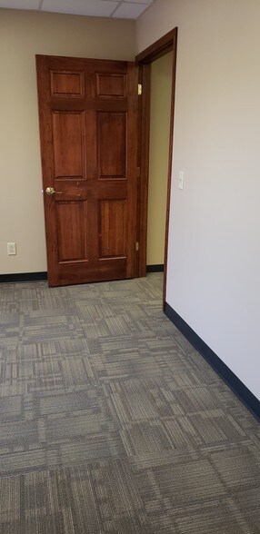 More Photos Of 4972 Benchmark Centre Dr, Swansea Medical For Lease
