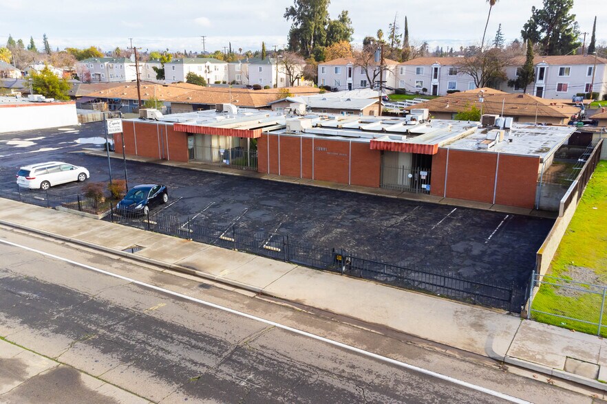 More Photos Of 1524 N West Ave, Fresno Office For Sale