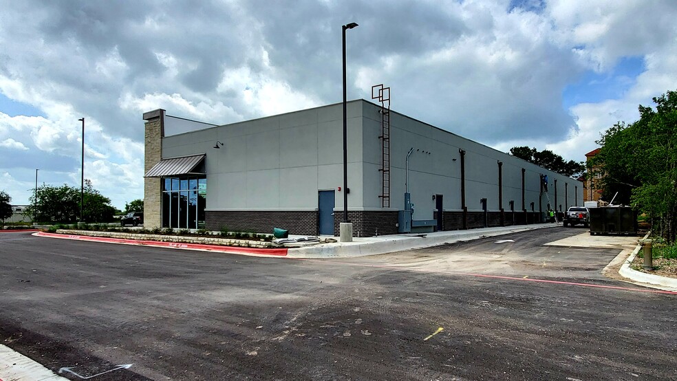 More Photos Of 160 W Loop 121, Belton Restaurant For Lease