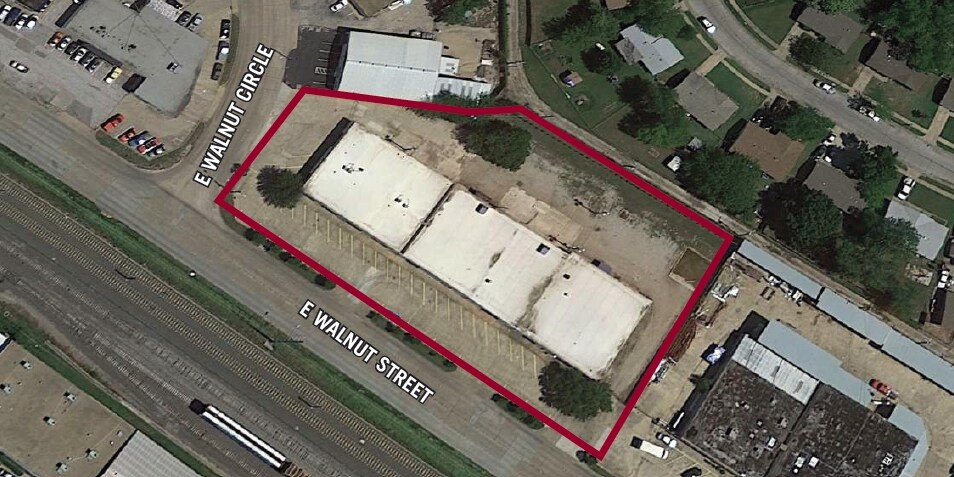 More Photos Of 421 E Walnut St, Garland Warehouse For Sale