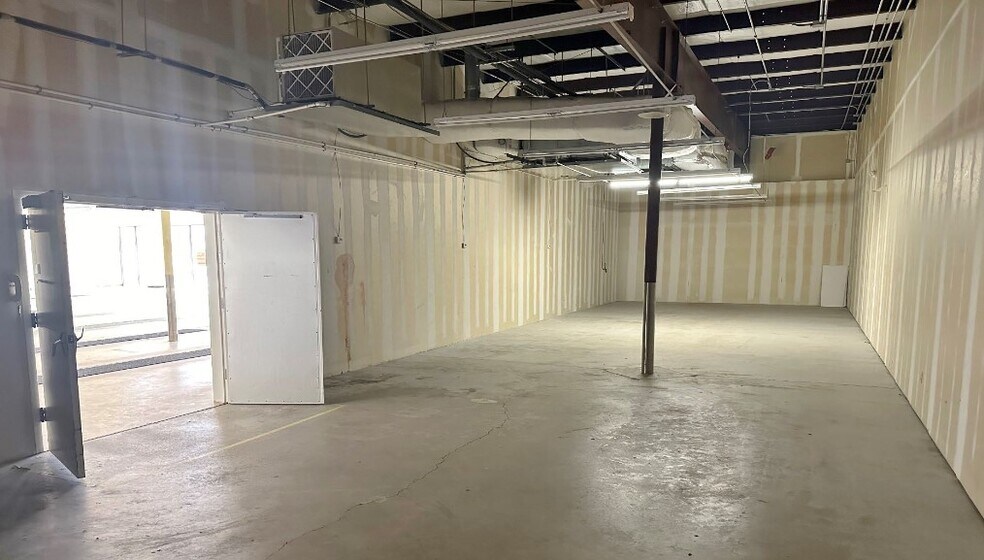 More Photos Of 3305 1st St, Woodward Unknown For Lease