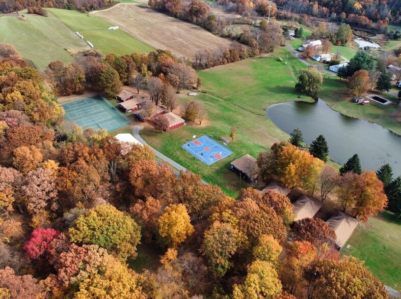 More Photos Of 232 White Oak Rd, Elizaville Specialty For Sale