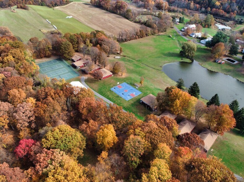 More Photos Of 232 White Oak Rd, Elizaville Specialty For Sale