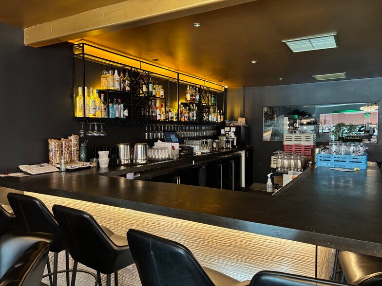 More Photos Of 1329 Gilman St, Berkeley Restaurant For Lease