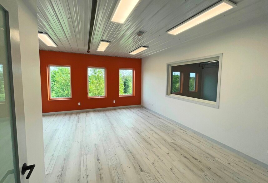 More Photos Of 940 McKinley Pky, Delano Light Manufacturing For Sale