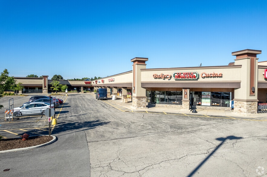 More Photos Of 1090-1250 E Lake St, Hanover Park Unknown For Lease