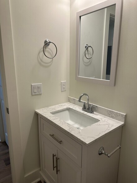 More Photos Of 125 Jones St, Blue Ridge Apartments For Sale