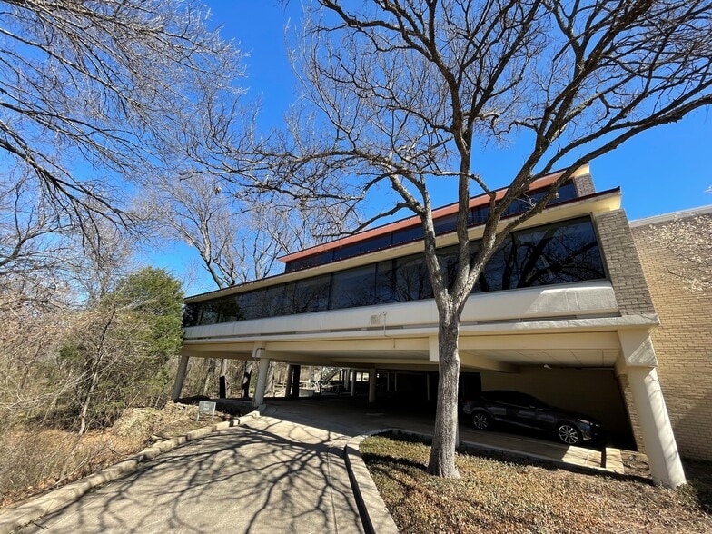 More Photos Of 222 Palisades Creek Dr, Richardson Office Residential For Sale