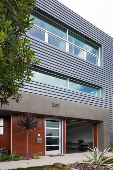 More Photos Of 215-237 California St, El Segundo Loft Creative Space For Lease