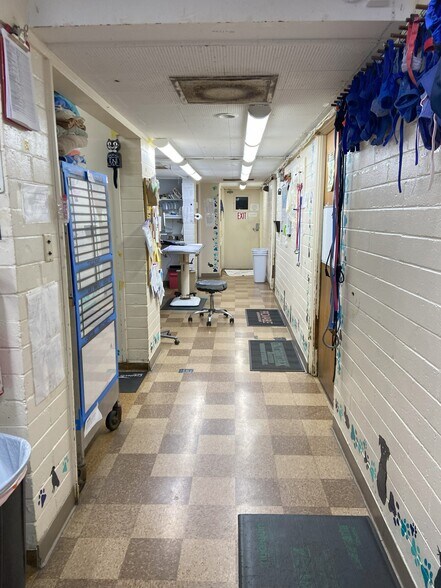 More Photos Of 420 Uluniu St, Kailua Storefront Retail Office For Sale