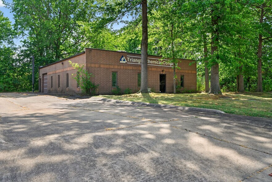 More Photos Of 7027 Spinach Dr, Mentor Warehouse For Sale
