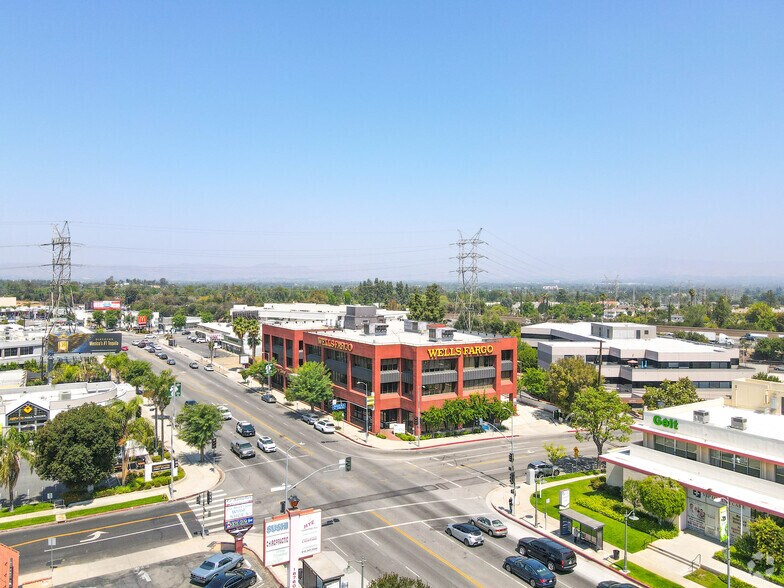 More Photos Of 18801 Ventura Blvd, Tarzana Office For Lease