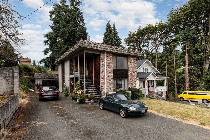 More Photos Of 110 C St, Rainier Multifamily For Sale