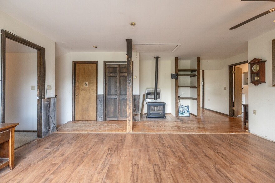 More Photos Of 167 Hill Rd, Kingston Sports And Entertainment For Sale