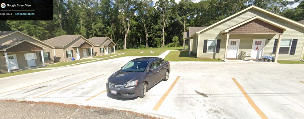 More Photos Of 122 Lisa Ct, Dothan Apartments For Sale